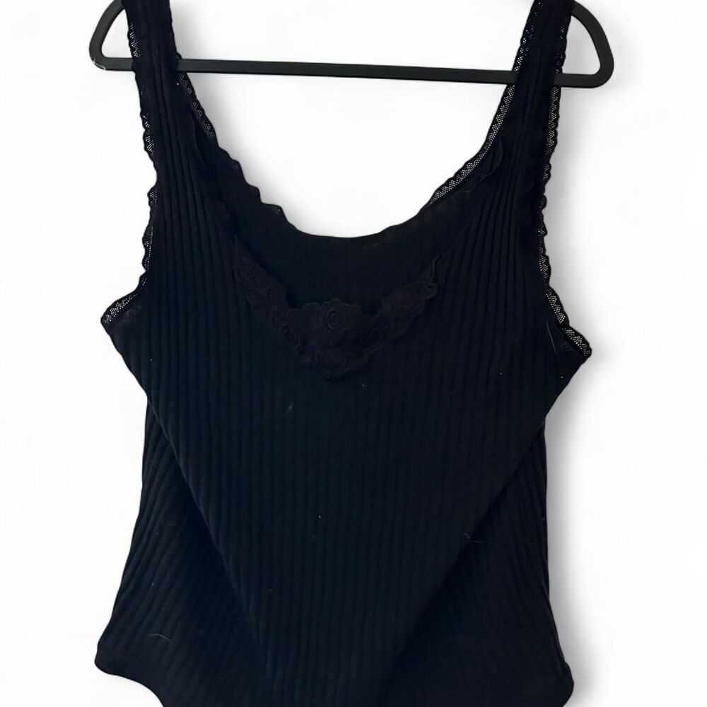 Hanna Women's Black lace tank top
